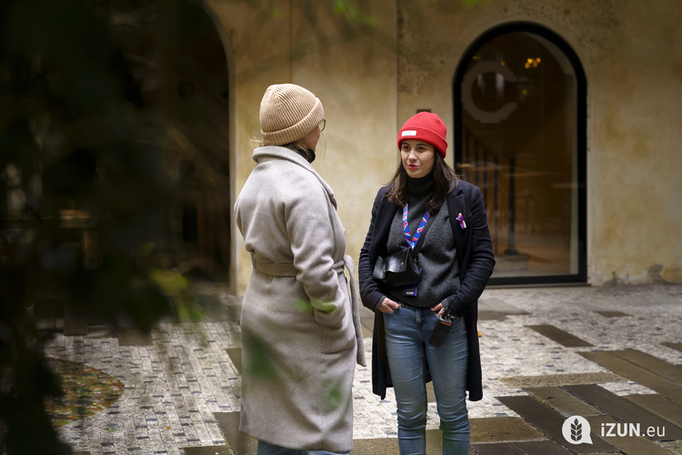 ,,Přes všechny problémy, které máme, by bylo dobré nepropadat skepsi.“ Rozhovor s Ester Valtrovou nejen o programu 17. listopadu